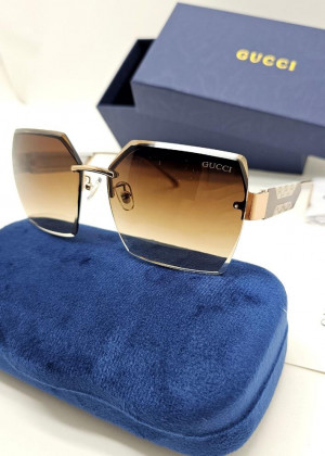 Набор солнцезащитные очки, коробка, чехол + салфетки 21194195