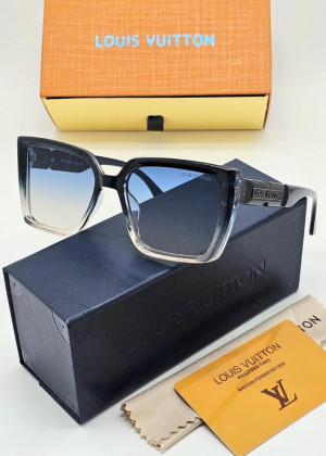 Набор солнцезащитные очки, коробка, чехол + салфетки 21197899
