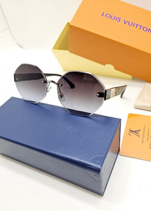 Набор женские солнцезащитные очки, коробка, чехол + салфетки 21235500