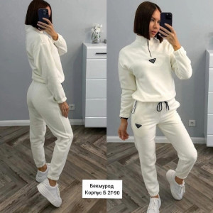 Спортивный костюм 22886910