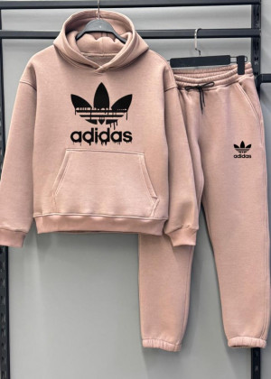 Спортивный костюм 23094572