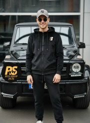 Спортивный костюм