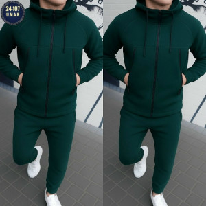 Спортивный костюм 23147914