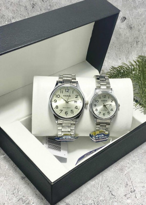 Подарочный набор часы для мужчин и для женщин + коробка 23245102