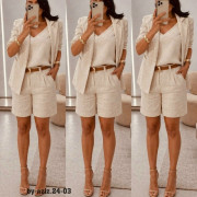 Костюм
