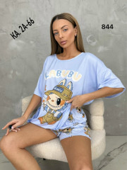 Костюм