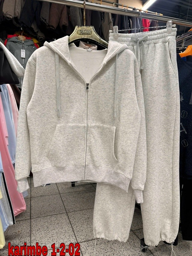 Костюм