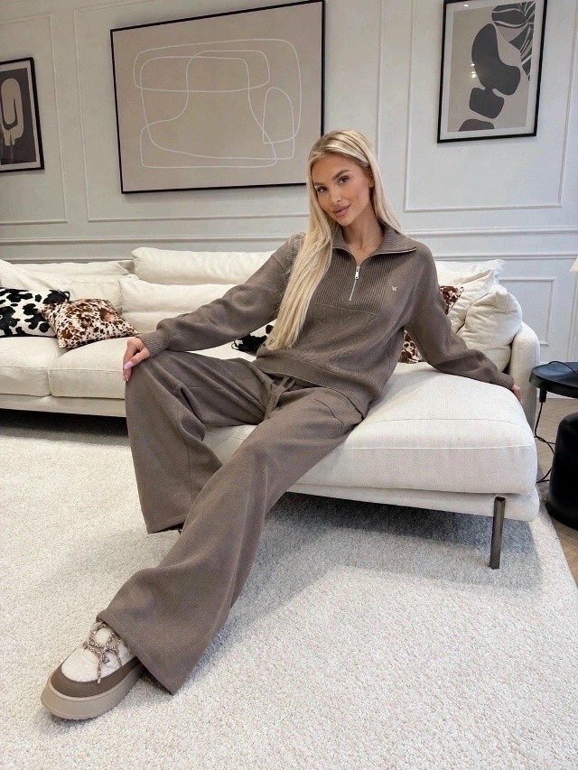 Костюм