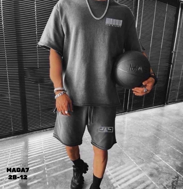 Спортивный костюм 22908359