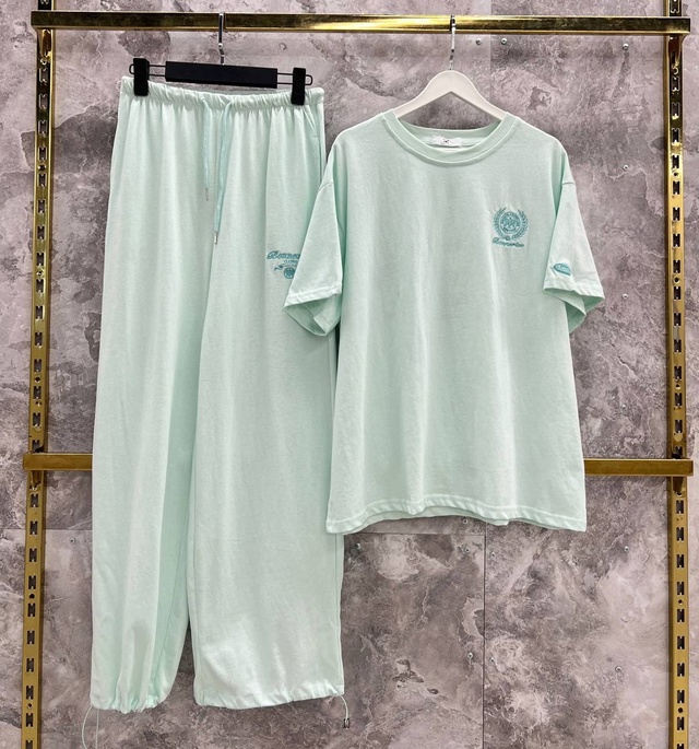 Спортивный костюм 22915261