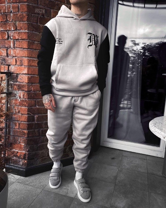 Спортивный костюм 22930219