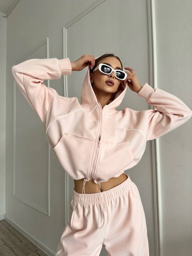 Спортивный костюм 22937782