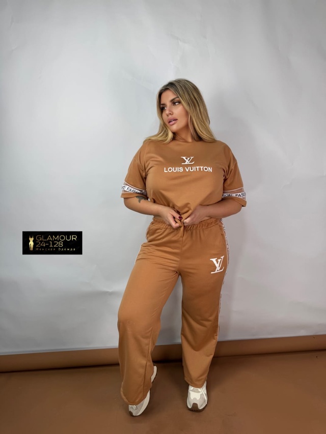 Спортивный костюм 22940570