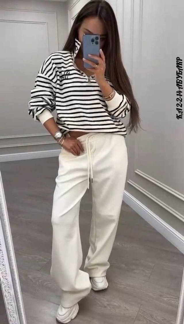 Спортивный костюм 22942092