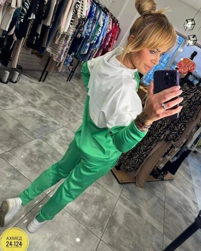 Спортивный костюм 22942935