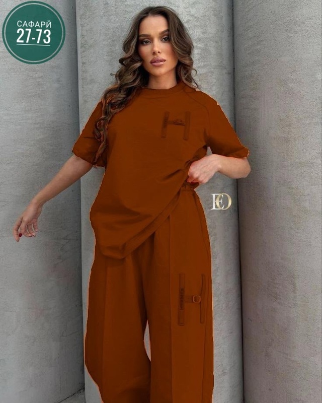 Спортивный костюм 22944013