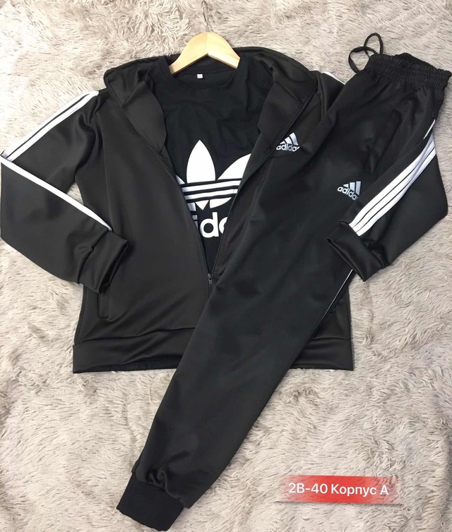 Спортивный костюм 22944119