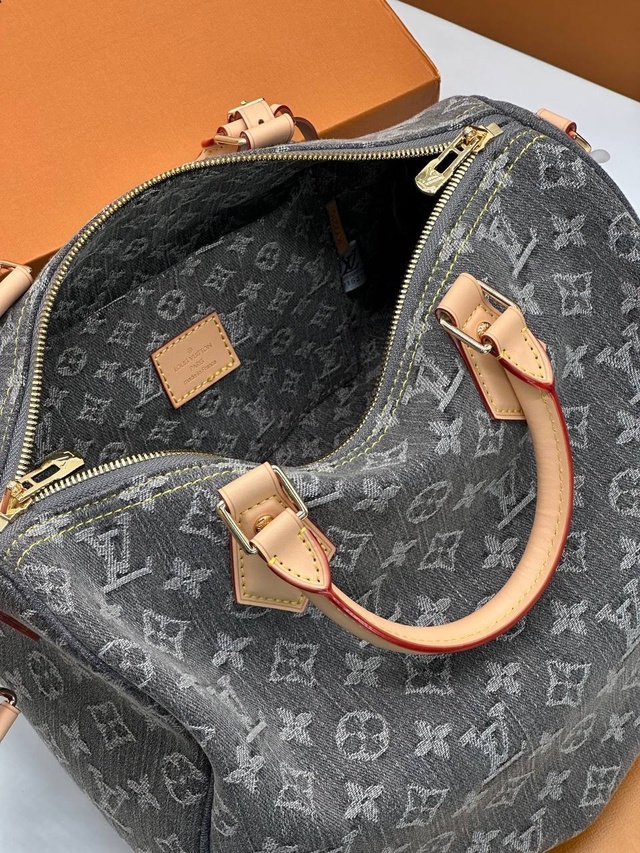 Джинсы 22948042