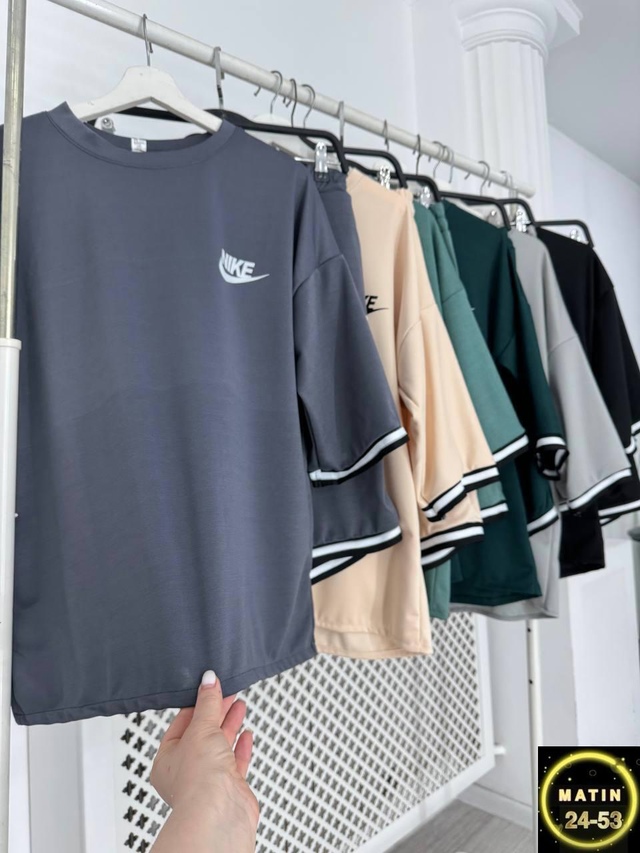 Спортивный костюм 22948271