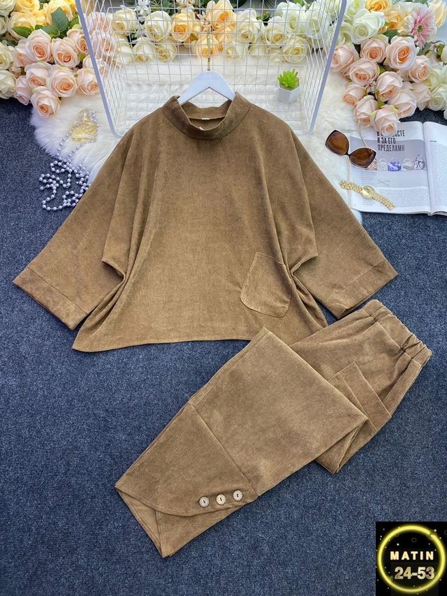 Спортивный костюм 22950077