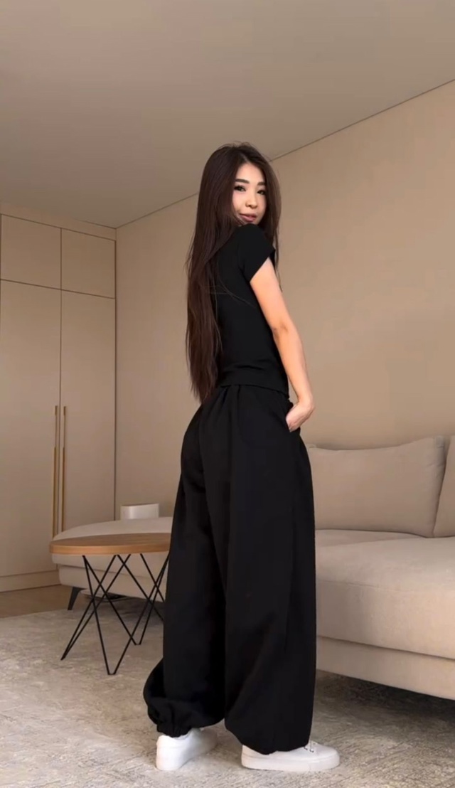 Спортивный костюм 22951162