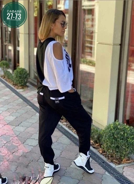 Спортивный костюм 22952367