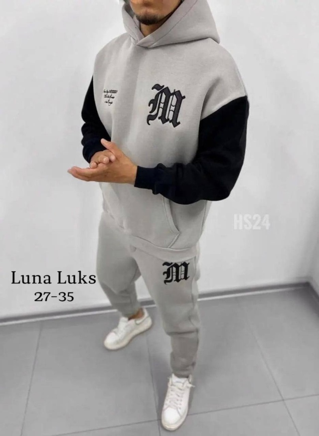 Спортивный костюм 22954792