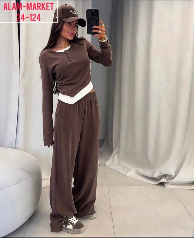 Спортивный костюм 22954418