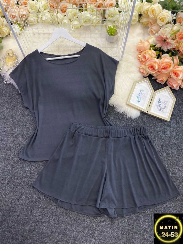 Спортивный костюм 22962137