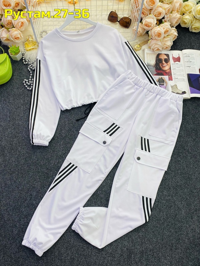 Спортивный костюм 22964495