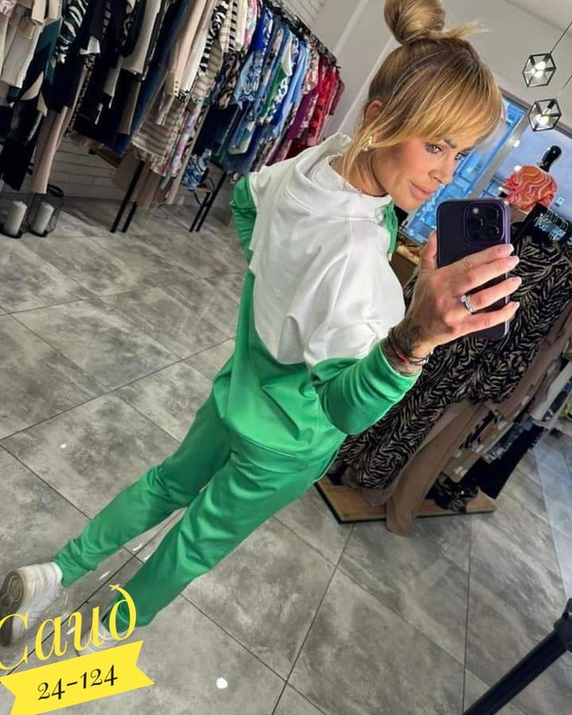 Спортивный костюм 22966021