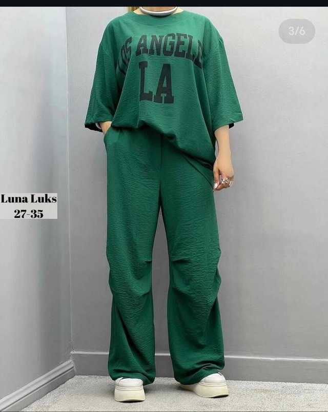 Спортивный костюм 22968304