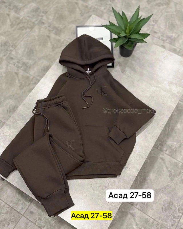 Спортивный костюм 22971556