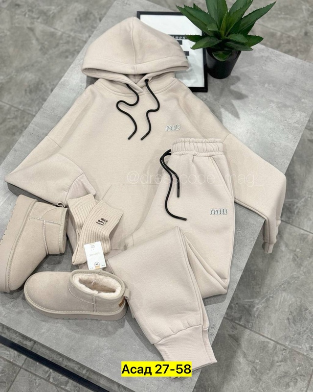 Спортивный костюм 22973959