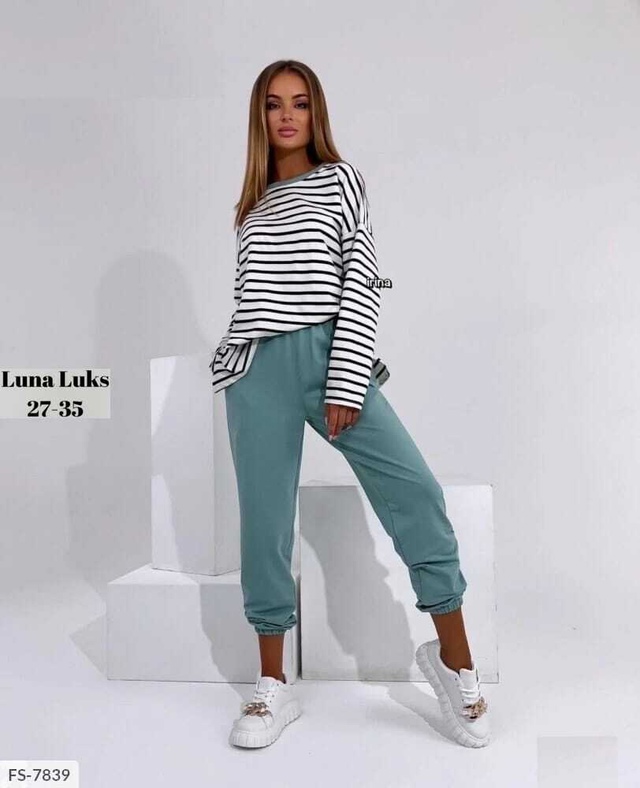 Спортивный костюм 22974659