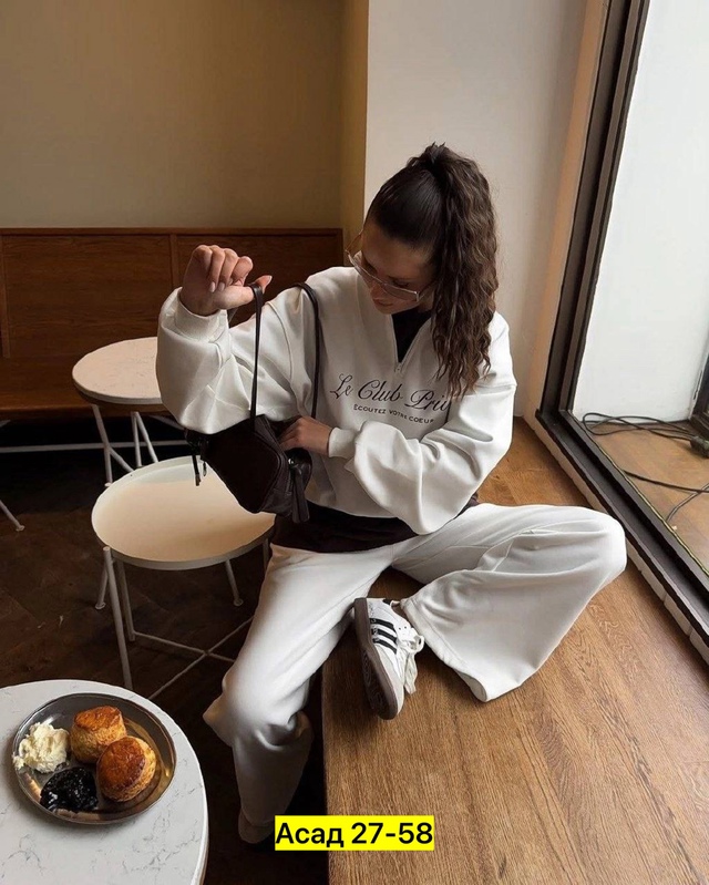 Спортивный костюм 22984088