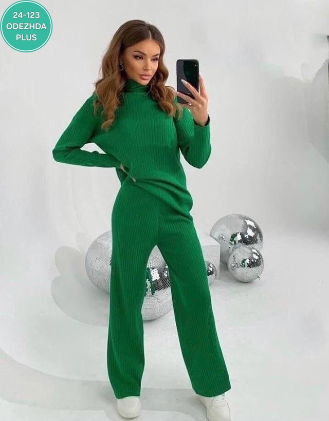 Спортивный костюм 22987680