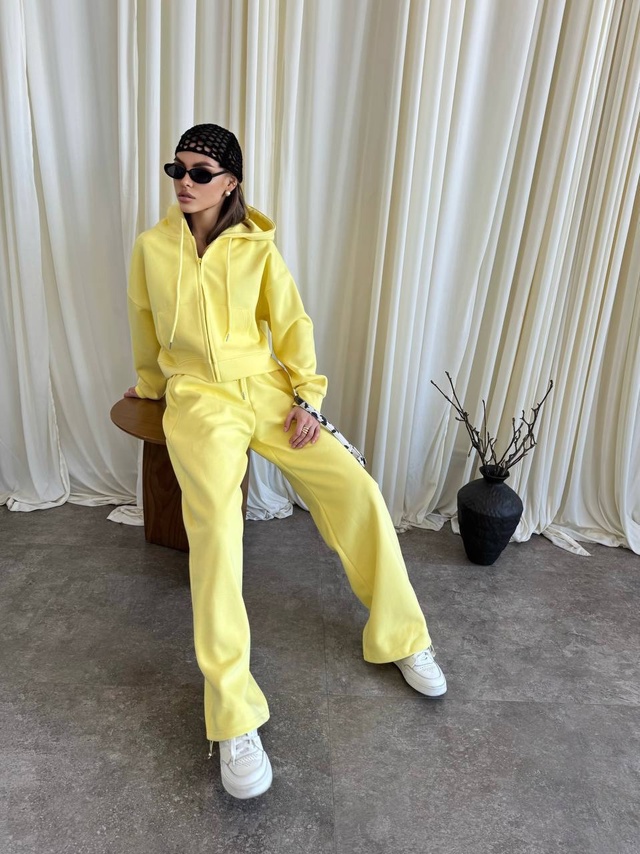 Спортивный костюм 22993831