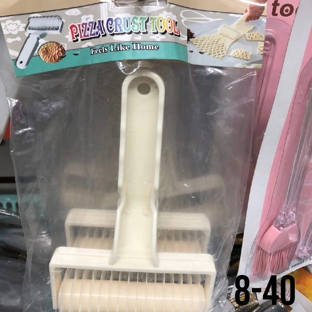 Нож ролик для фигурной нарезки теста 22994742