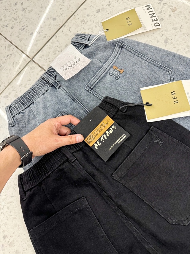 Джинсы 23012569