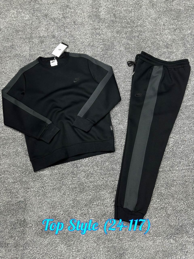 Спортивный костюм 23017479