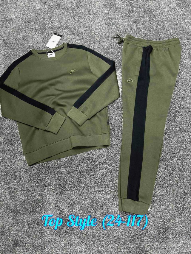 Спортивный костюм 23017479