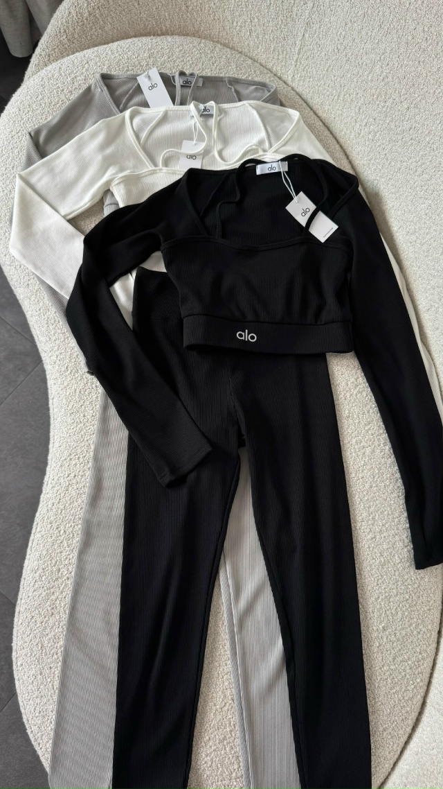 Костюм 23030537