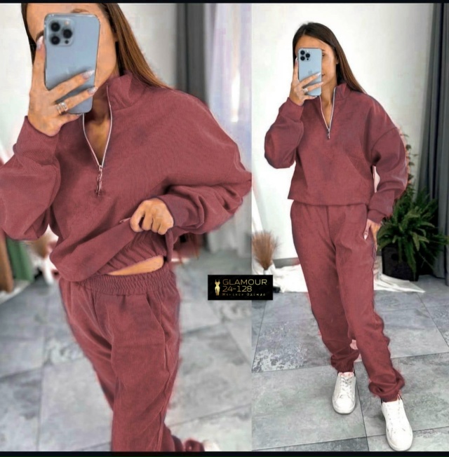 Спортивный костюм 23032518