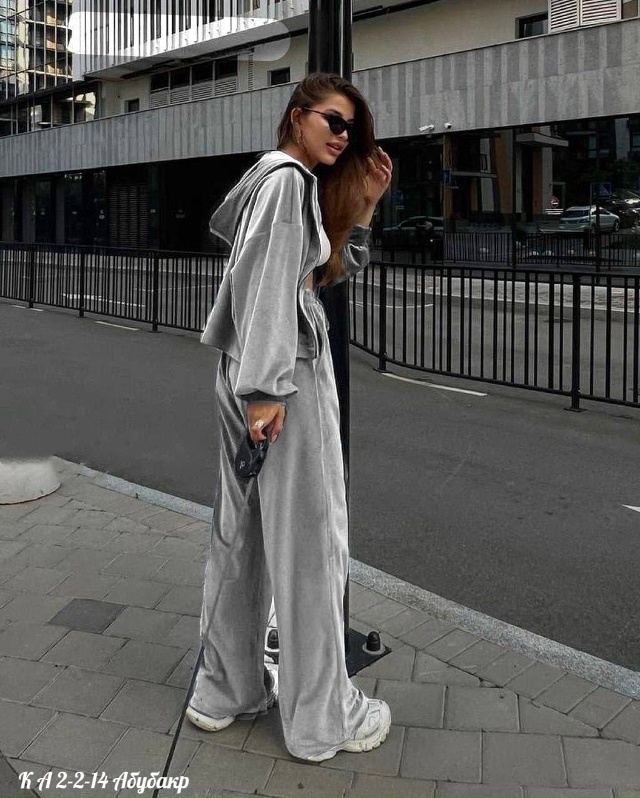 Спортивный костюм 23034894