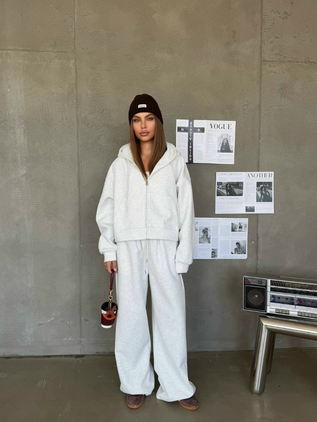 Спортивный костюм 23037515