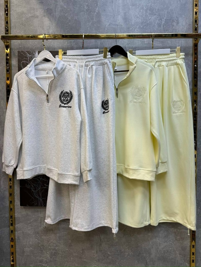 Спортивный костюм 23042320