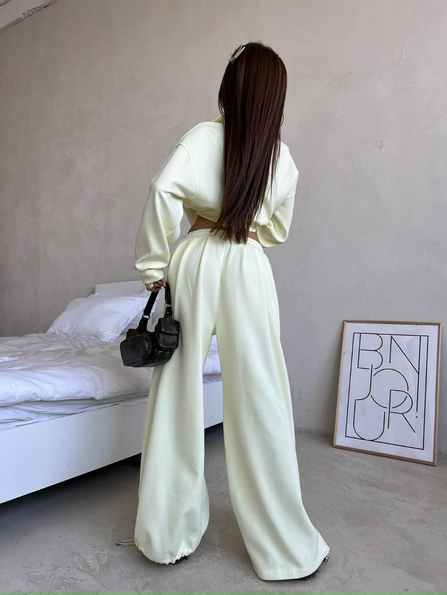 Спортивный костюм 23042320