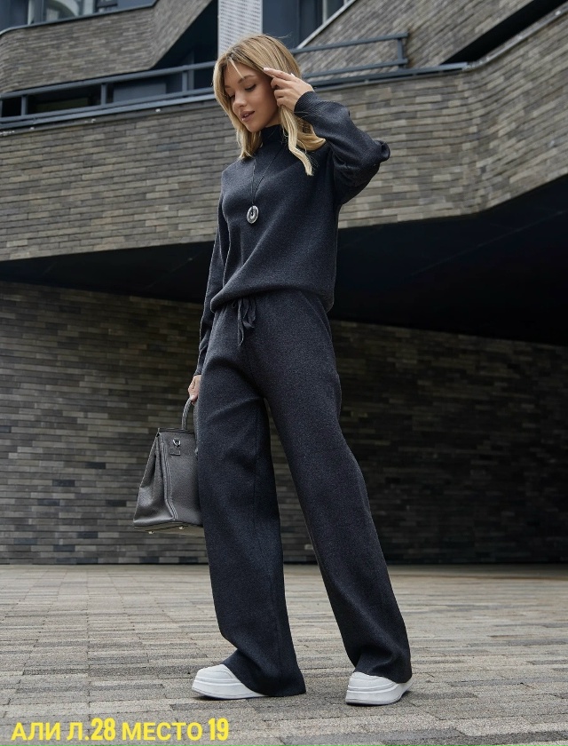 Спортивный костюм 23043452