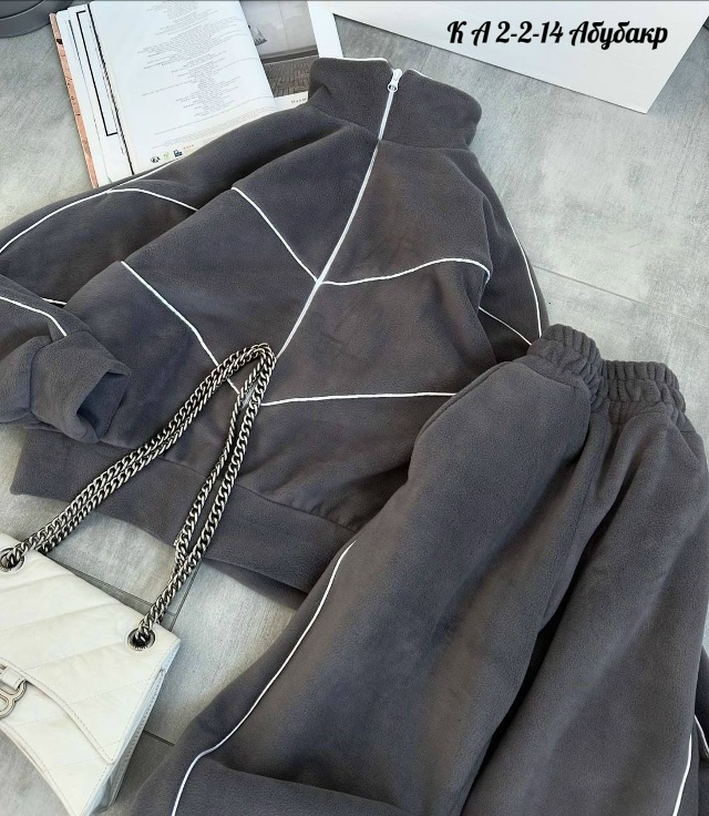 Спортивный костюм 23046403